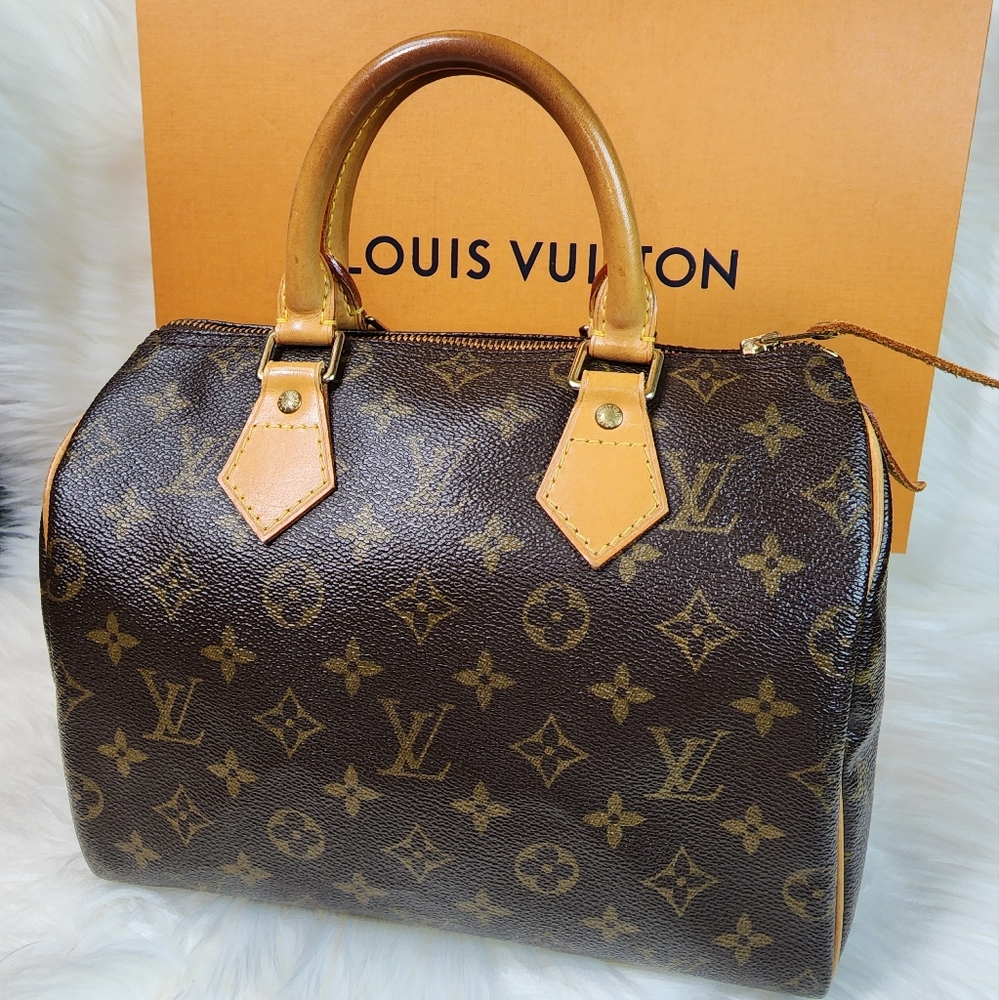 Authentic Louis Vuitton Speedy 25 - Picture 2 of 16